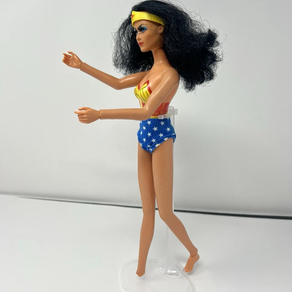 Figura coleccionable de pestañas enraizadas Mego DC Comics Wonder Woman Doll 12" 1976 Foto 3 de 4