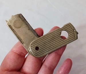 Early 1924 Metal Green Duck Company Razo-Nife Pocket Cigar Cutter Fob Chicago!