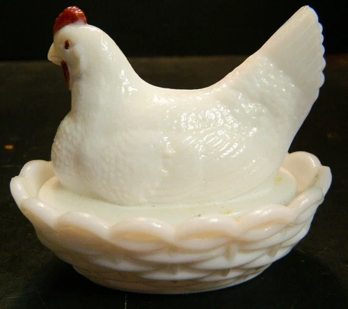 Vintage Milk Glass Rooster On A Nest Lidded Dish 2.83" x 3.5" x 2.5" Excellent