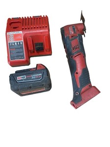 Milwaukee M18 Cordless Oscillating Tool Variable Speed w/Battery & Charger