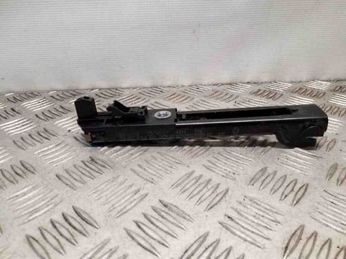 VW PASSAT B7 ALLTRACK 365 Gurthöhenversteller vorne rechts 1T0857819B 32151926