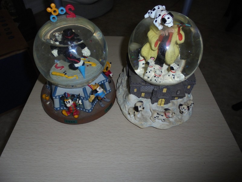 snow globes disney 2000 special edition and Cruella de Vil