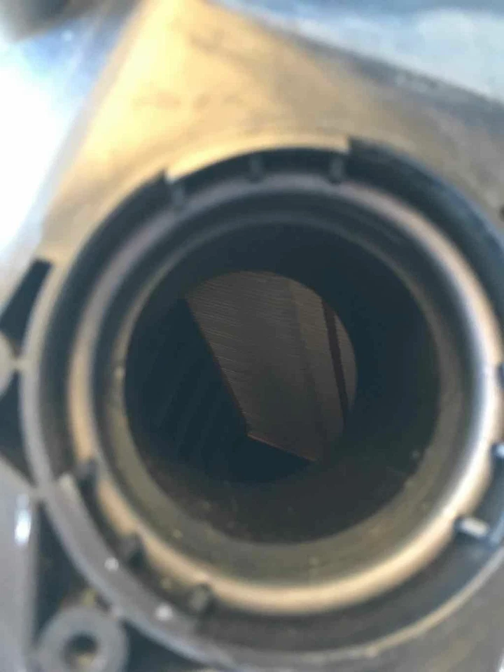 Volkswagen Jetta 2002 filtro de admisión de aire caja limpiadora 8L0133837L Foto 3 de 4