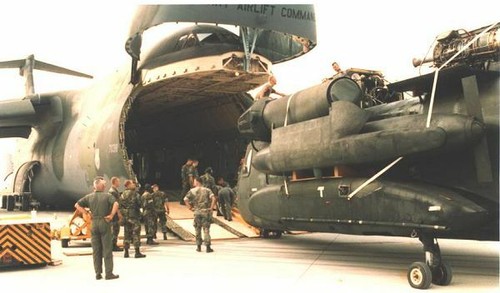 PARCHE MCAS TUSTIN ESTACIÓN AÉREA MARINES DE EE. UU. MIRAMAR 3D FAUCES HELICÓPTERO PIN UP MAG - Imagen 5 de 24