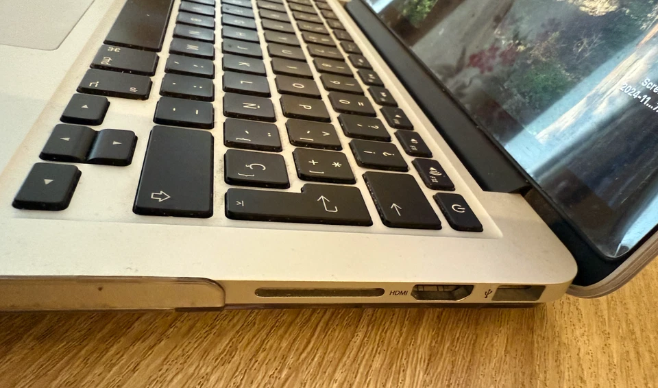 Apple MacBook Pro Retina 13.3" Early 2015 - 512GB SSD 16GB Ram - 3.1GHz Core i7  - Image 3 of 4