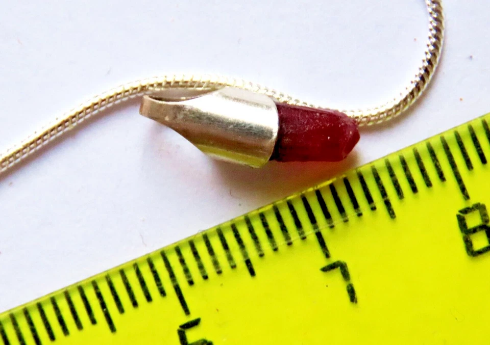 ciondolo in argento con vetro tormalina rosso e catena bagno in argento - Immagine 4 di 4