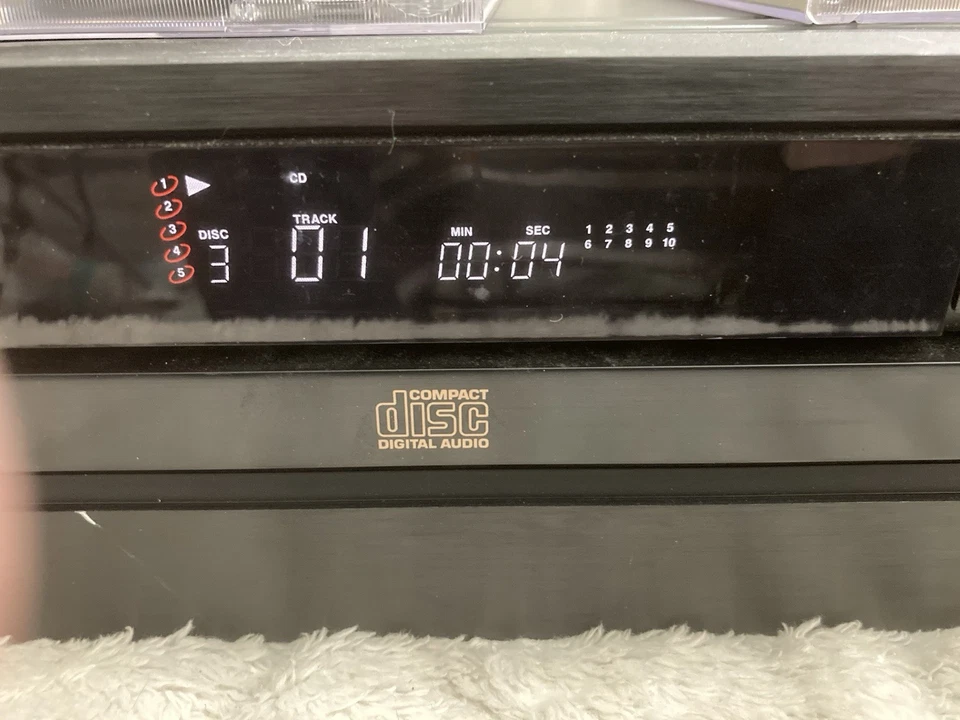 Marantz CC4001 5 CD Player CD MP3 Digital Outputs. TESTED See Details - Image 2 of 4