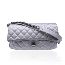 Borsa a tracolla Chanel 2016 in pelle trapuntata color argento Airline Easy Flap
