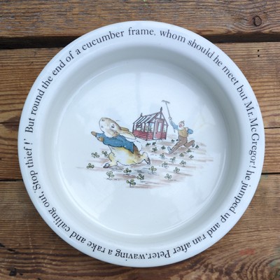 Beatrix Potter Peter Schale mit 'STOP THIEF' & Teller 'Unwell' Szene