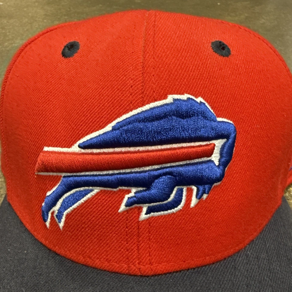 Vintage Buffalo Bills Fitted Hat Reebok On Field Puff Logo 90s Y2K Size 7 7/8 - Image 2 of 4
