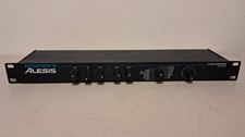 Procesador de efectos digitales Alesis Midiverb III 16 bits funcionando 3