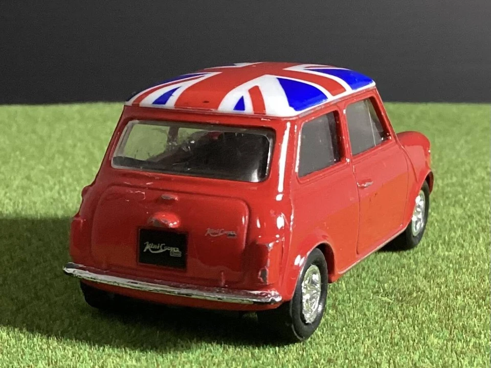 Welly Pullback Mini Car 1/60 Mini Cooper 1300 (UK Flag) Tested and Confirmed to - Image 3 of 4