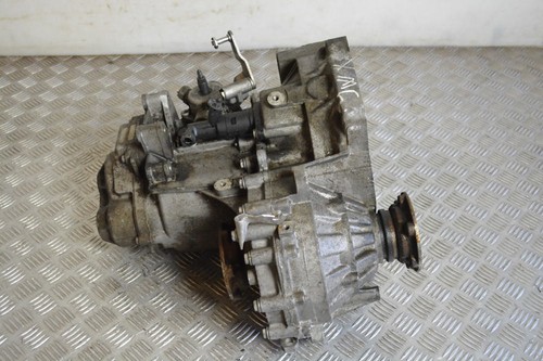 AUDI A3 8P 2009 1.2 TSI JWX 6 SPEED MANUAL GEARBOX - Picture 3 of 5