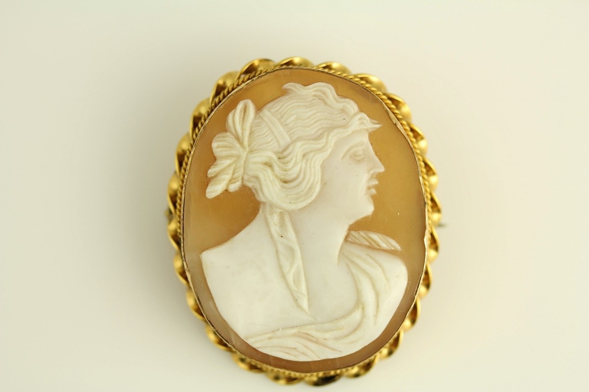 9金GENUINE ITALIAN HAND CARVED CAMEO 9金GENUINE ITALIAN HAND CARVED CAMEO