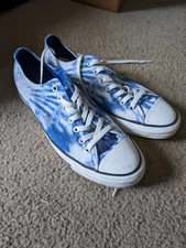 Chuck Taylor Converse All Star Low Top Size 9 Blue And White Pattern