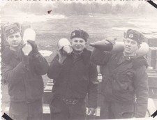 Original Snapshot Photo SOVIET RUSSIAN T-62 TANK AMMO 1973 Armored Company 504