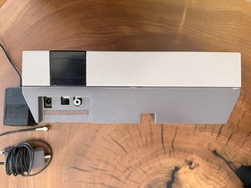 REGULAR NINTENDO CONSOLE NES NES-001 1985 -  BROKEN PARTS OR REPAIR