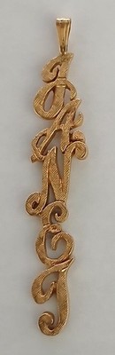 14k Yellow Gold Name Plate ''Janet'' Pendant - 2.36 Grams