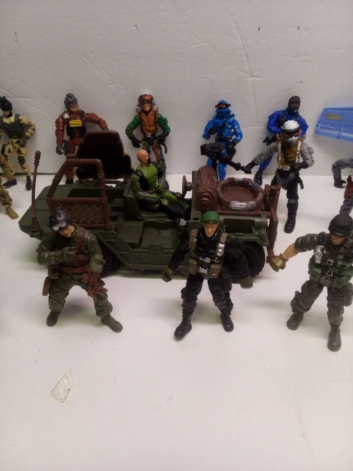 Figuras de acción militares Chap Mei Lanard y lote mixto de 15 Posables Jeep de 3,75" Foto 4 de 4