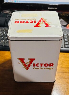Vintage Victor Gut Tennis Racquet Racket Strings Square Tin Metal Box ''Empty''