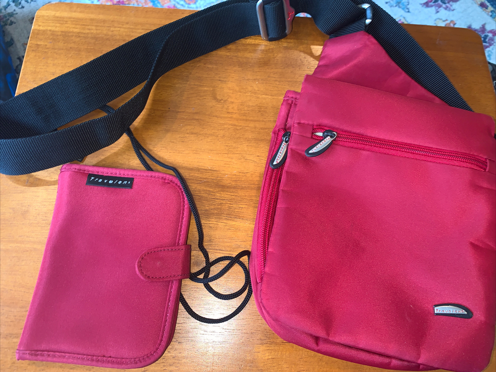 travelon crossbody/ Passport Holder Gem