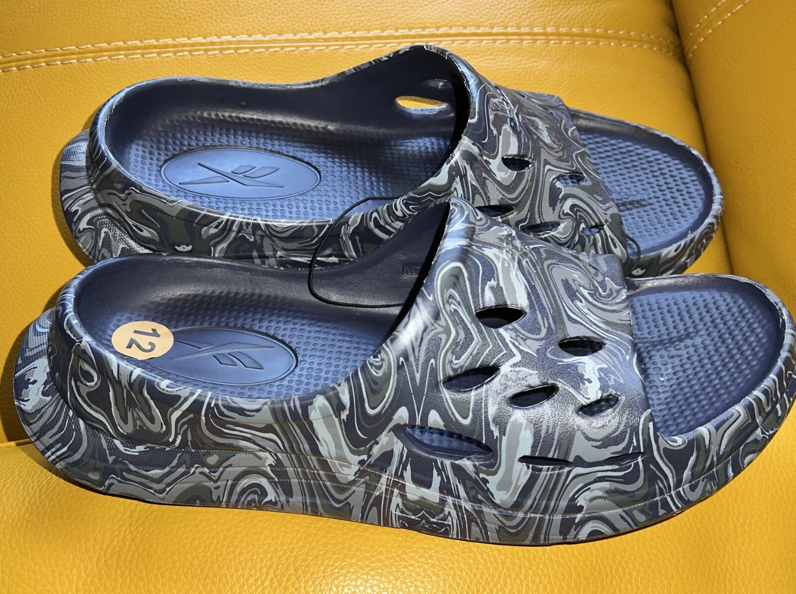 NUOVO REEBOK VECTOR UOMO 12 GRIGIO PULITO SLIDE SANDALO SLIP ON INFRADITO ZOCCOLI SCARPE