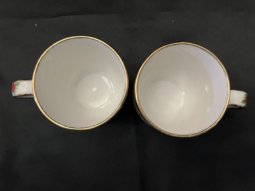 Royal Albert Old Country Roses Fine China 1998 Classic 3 3/8”H - Picture 2 of 3