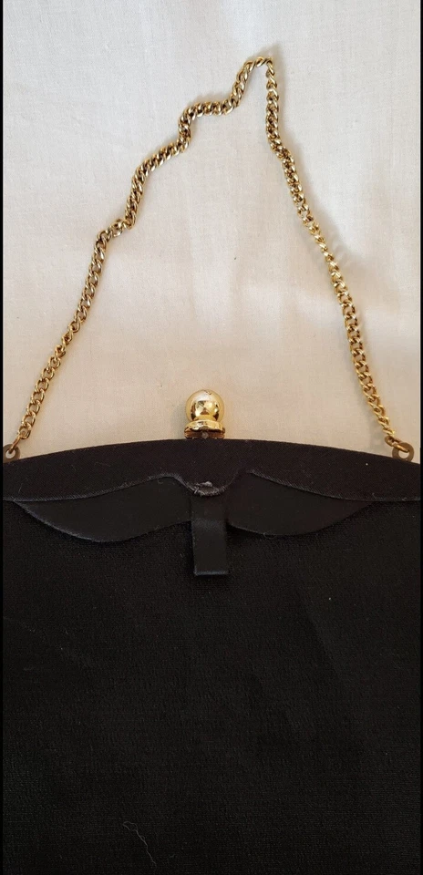 Bolso de noche vintage de rayón negro de los años 50 con detalle de botín y cierre dorado Foto 2 de 4