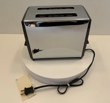 VINTAGE *NEW* 1980's Proctor Silex 2-Slice Toaster Chrome/Black USA