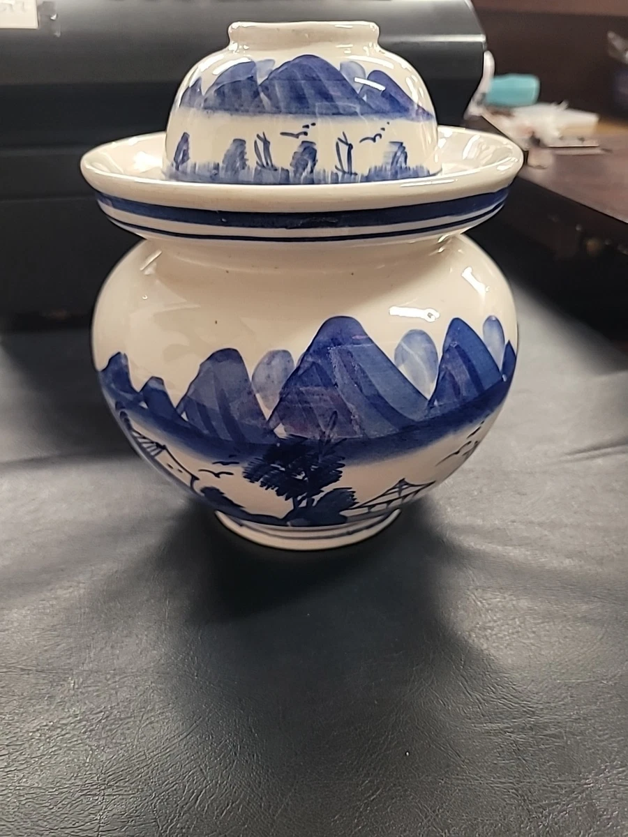 Blue And White Jar In Collectible Japanese Vases & Jars (1900-Now