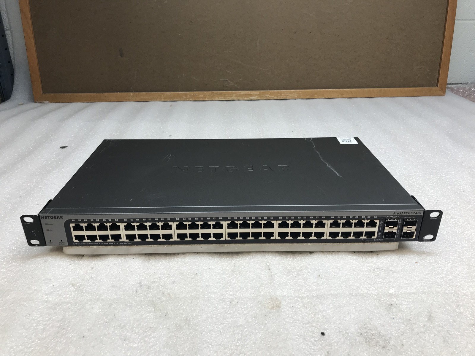 NETGEAR PROSAFE GS748T 48-Port Gigabit Smart Switch GS748T v3 with Rack Ears