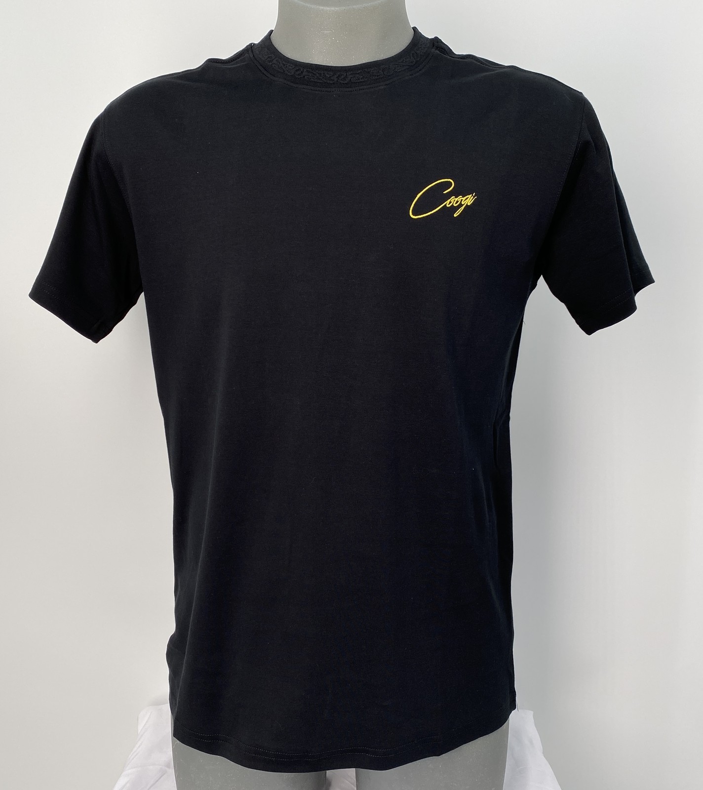 COOGI Mens T-Shirt Black Size M Script Logo Tee Short Sleeve Cotton Pullover