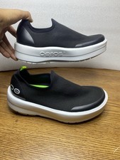 OOFOS Oomega Eezee Recovery Comfort Low Arch Shoes Black White Womens Size 9