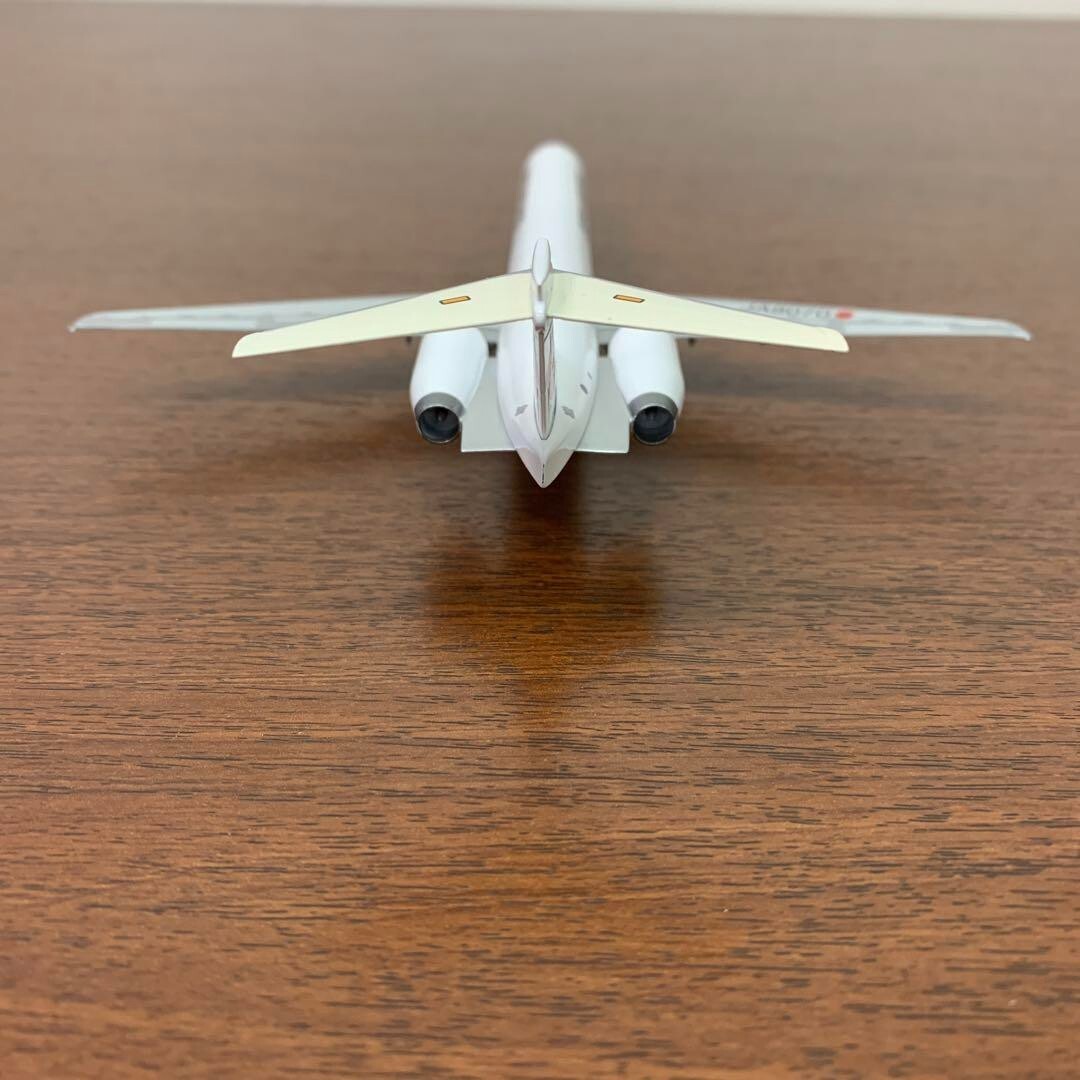 ❶　1/200　JAL　MD-90-30 JA8070　MD90ラストフライト 1/200 JAL McDonnell Douglas MD-90-30 JA8070 MD90 LAST FLIGHT