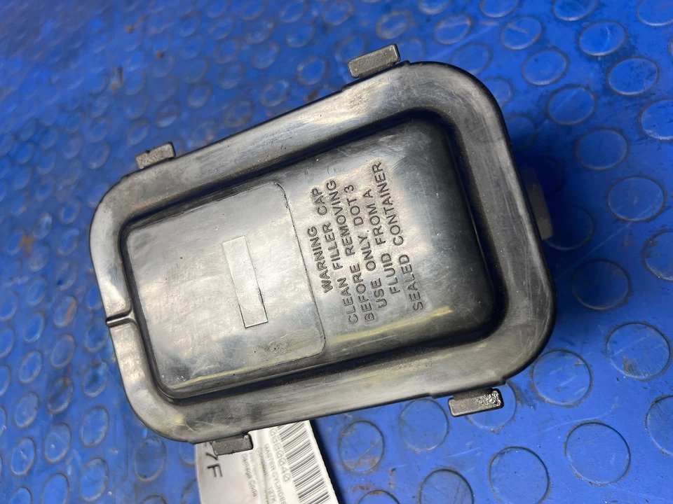 Conjunto de cilindro maestro de freno Chevy S10 1989-1994 OEM 18013433 Foto 2 de 4