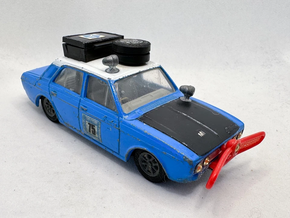 RARO CORGI TOYS 302 HILLMAN HUNTER MK11 LONDRES SYDNEY COCHE DE RALLY GATOS DORADOS Foto 4 de 4