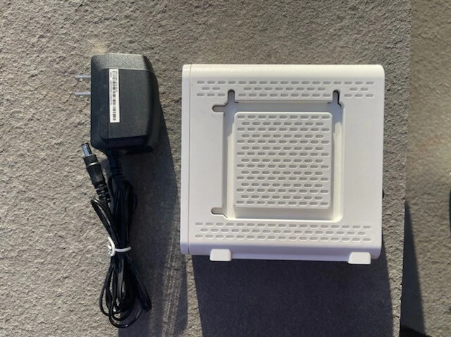 ARRIS SURFboard DOCSIS 3.0 Cable Modem - SB6190 - Image 2 of 4