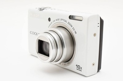 Nikon Coolpix S6200 White Digicam 16MP LCD Flip Screen Used