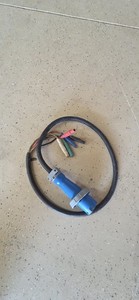 Hubble 560P9W Male To Cam Lock 3 Female 2 Male