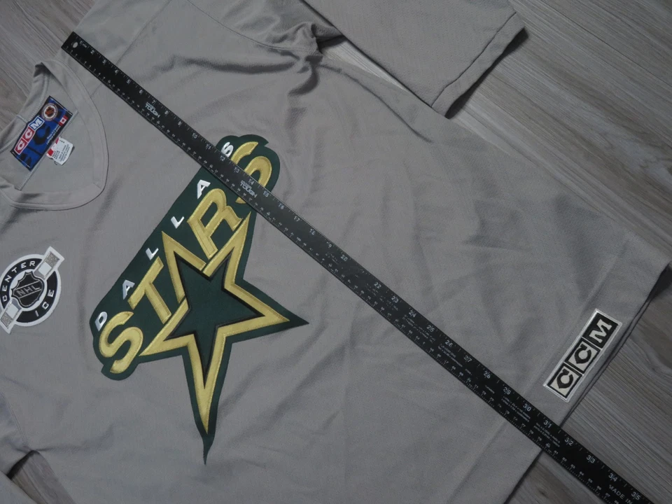 Vintage CCM Dallas Stars Center Ice Grey Size Large Men Pre Owned 90s Rare - Image 4 of 4