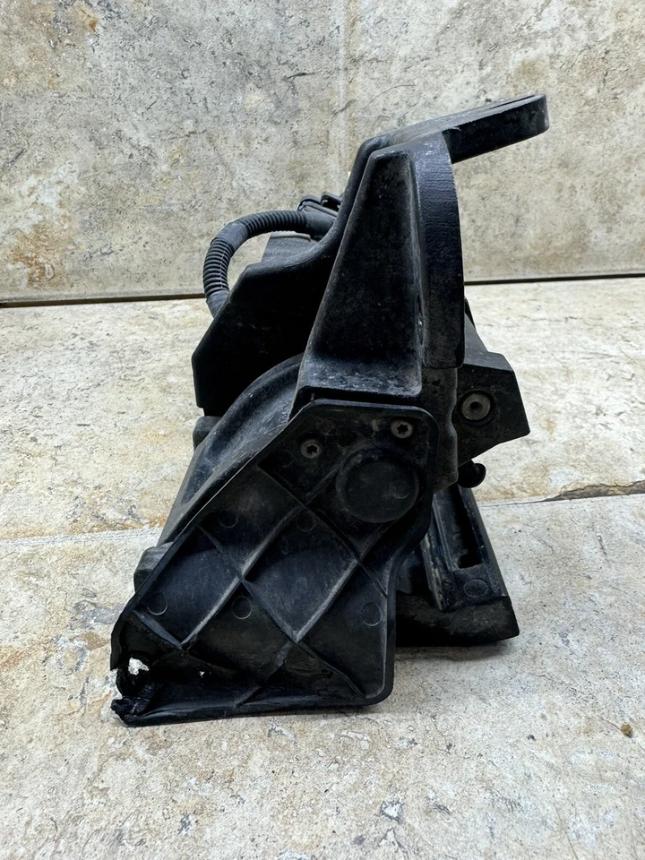 Chevy GMC 2007-2013 soporte de estribo plegable lado del conductor delantero izquierdo motor Foto 2 de 4