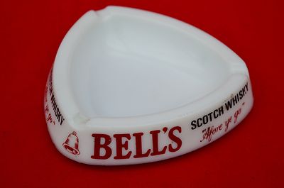 SUPER BELL'S SCOTCH WHISKY WEISS GLAS ASCHENBECHER!  AUTHENTISCHER ARTIKEL