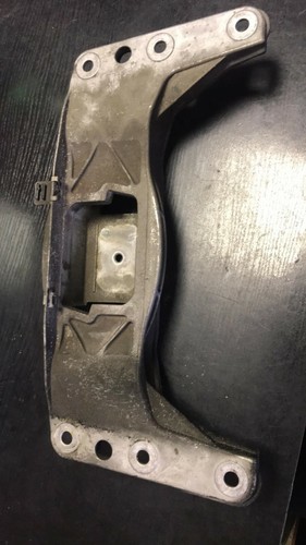 BMW 5 6er E60 E61 E63N E64N Automatikgetriebe Träger 6761106