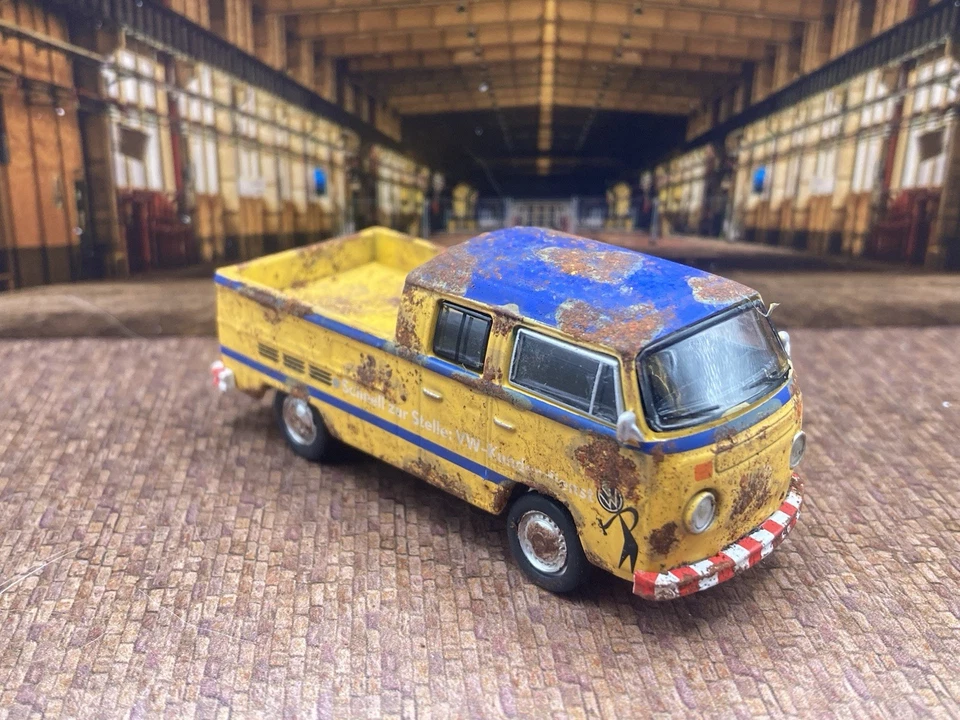 Camión VW Tipo 2 1972 camioneta oxidada desgastada granero encontrar oxidada 1/64 diecast personalizada Foto 2 de 4