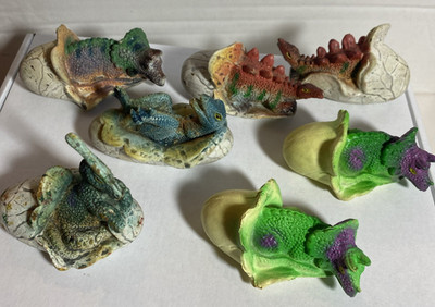 NP054 AAA Dinosaurier Spielzeug Jungtiere Vintage Sammlerstücke Konvolut sieben Figuren