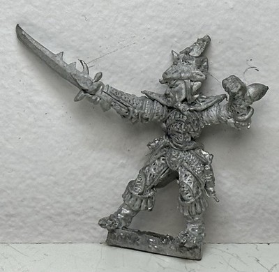 DUNKELELELFE: CITADEL WARHAMMER C22 HEROIC ADVENTURER GENERAL ON FOOT