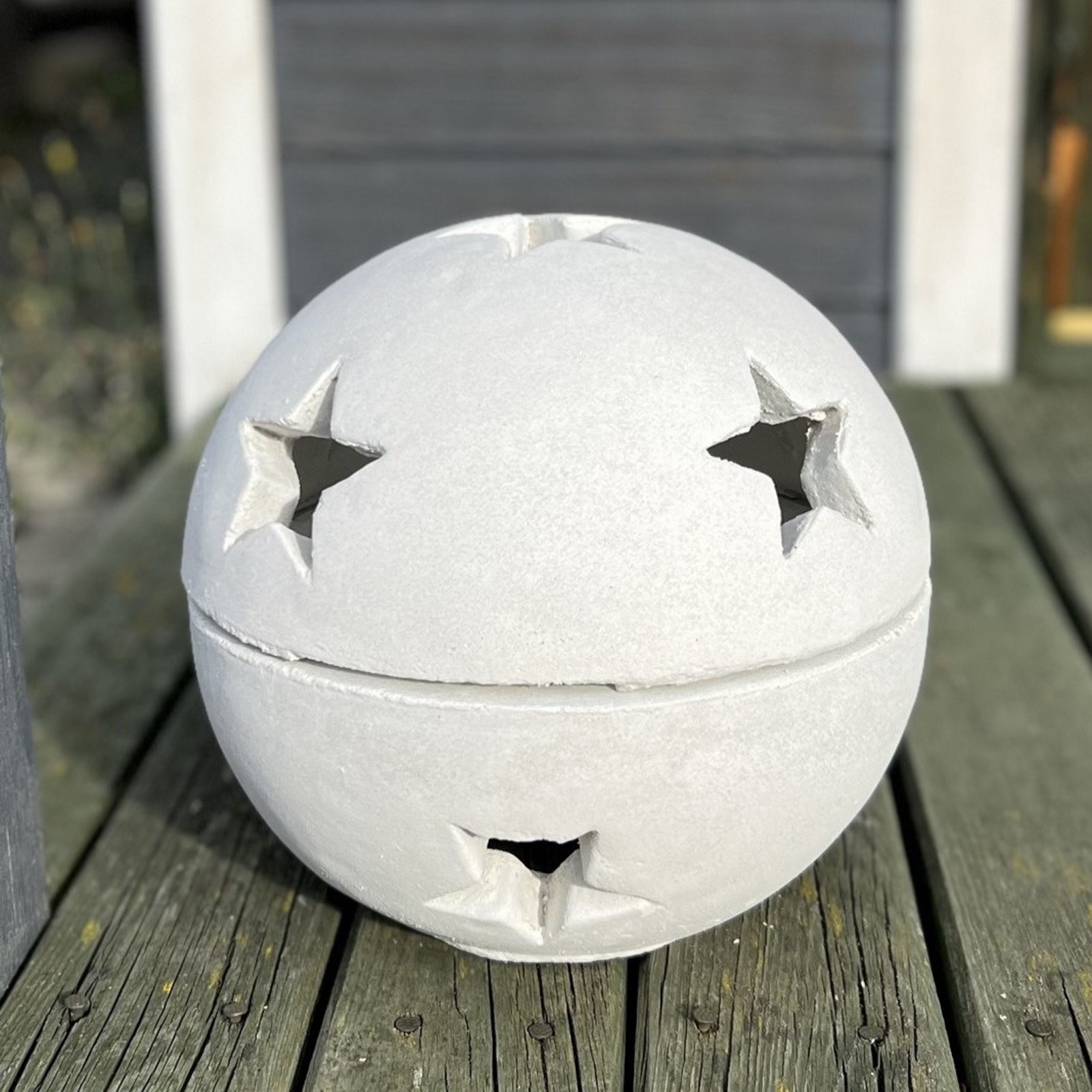 Christmas bauble decoration with stars Ø 20 cm, H. 18 cm, 4 kg, grey, frost-p...