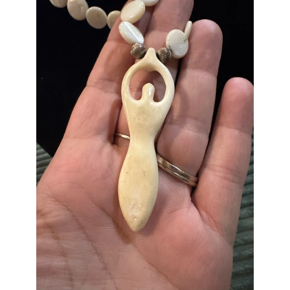 Figura Diosa Piedra Collar Madreperla Cuentas Boho Natural Tallado Colgante Foto 3 de 4