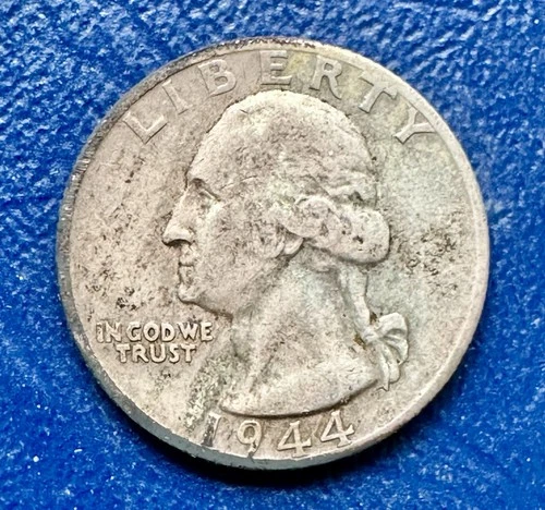 1944-D Washington War Time Quarter. 90% Silver. XF+ Condition. Charity Auction￼