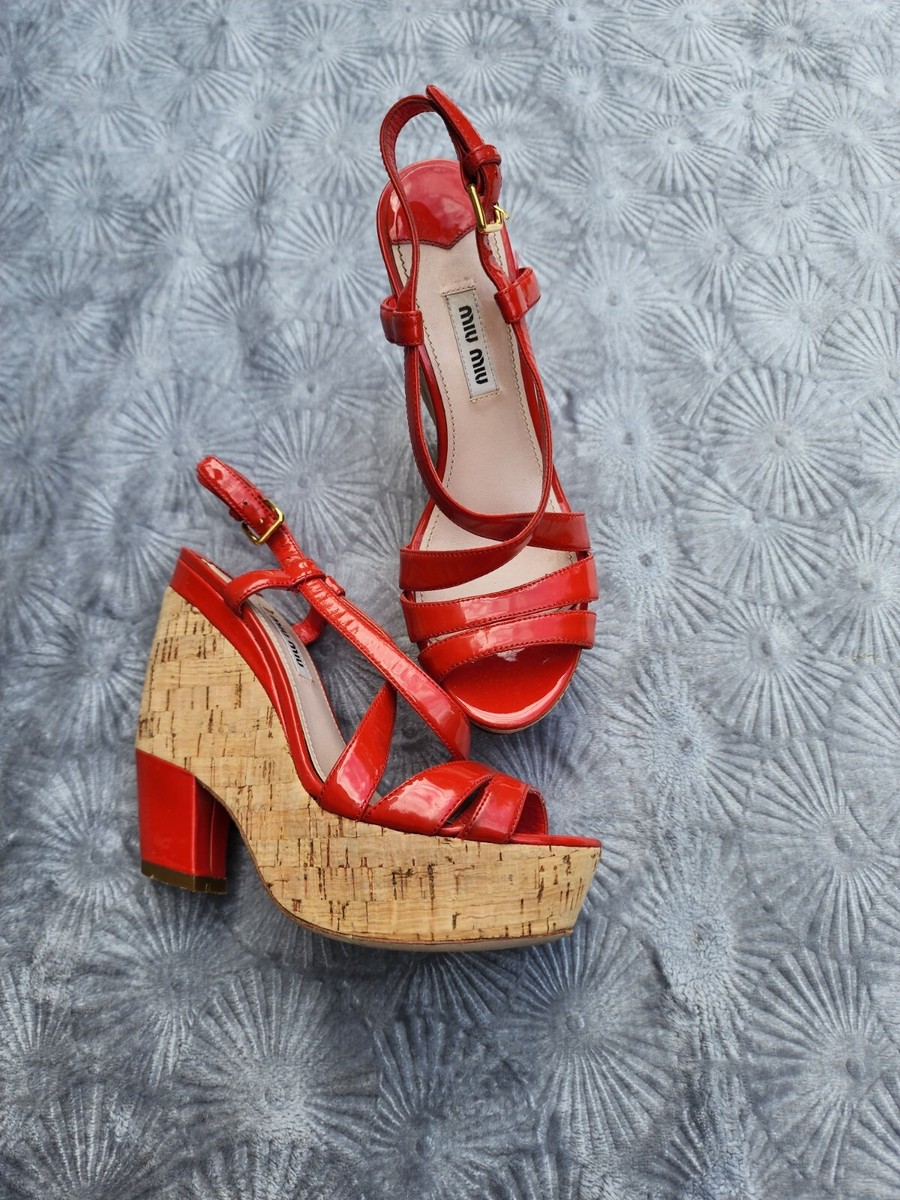 サンダル・ミュール Miu Miu Patent Leather Sandals With Heel And Wedge Miu Miu Patent Leather Wedges Sandals Strappy Cork High